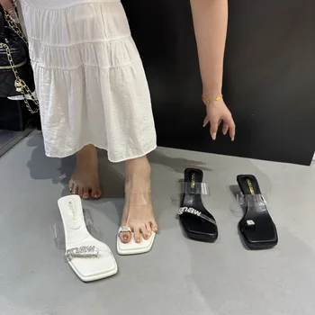 Alacsony papucs női nyári cipő Pantofle vékony sarkú Med gumi flip flops Csillogó csúszdák Szögletes lábujj 2023 Hawaii zselé