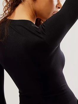 Bordázott hosszú ujjú felsők nőknek Őszi divat 2023 Egyszínű alap póló Slim Fit gombóc nyakú pulóver blúz utcai ruházat