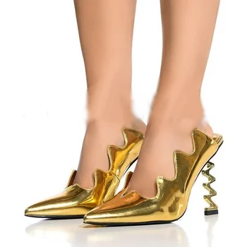 Gold Slip On Pattern Pumps Furcsa stílusú sarok Hegyes lábujj Divat Szexi Cool Nyár Nagy méretű női cipő Zapatillas Mujer