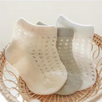 Suefunskry Infant Baby Summer Short zokni, egyszínű Jacquard hálós fűzőlyuk csúszásmentes puha, lélegző vékony bokazokni 0-12Hónap