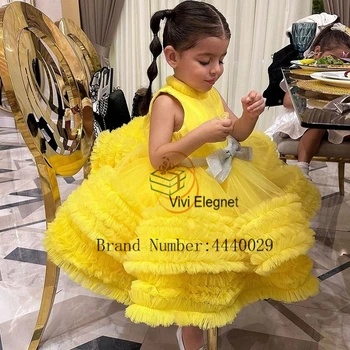Sárga ujjatlan virágos lányok ruhái gyerekeknek 2024 nyár Új lépcsőzetes új ezüst masni esküvői parti ruhák فلور فتاة اللباس